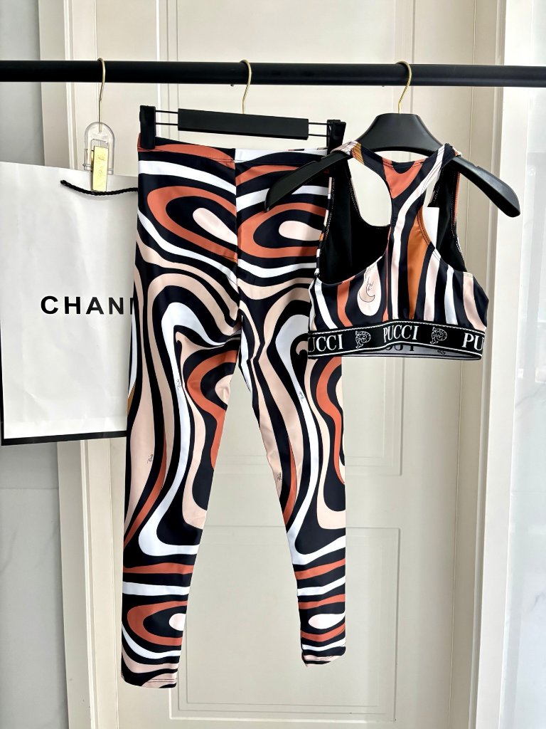 Emilio Pucci Yoga Set